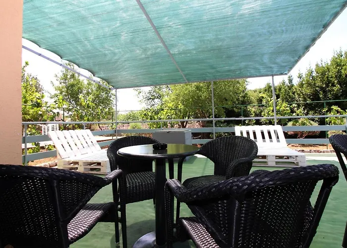 Tisno Places to Stay