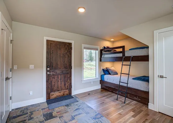 Mount Hood Village Places to Stay