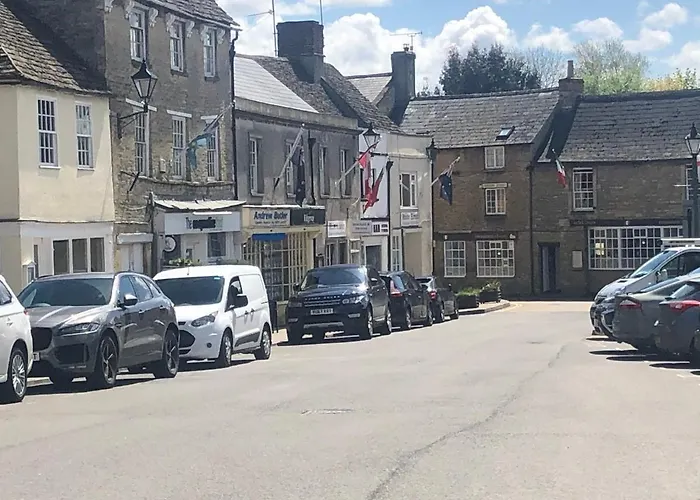 Fairford Places to Stay