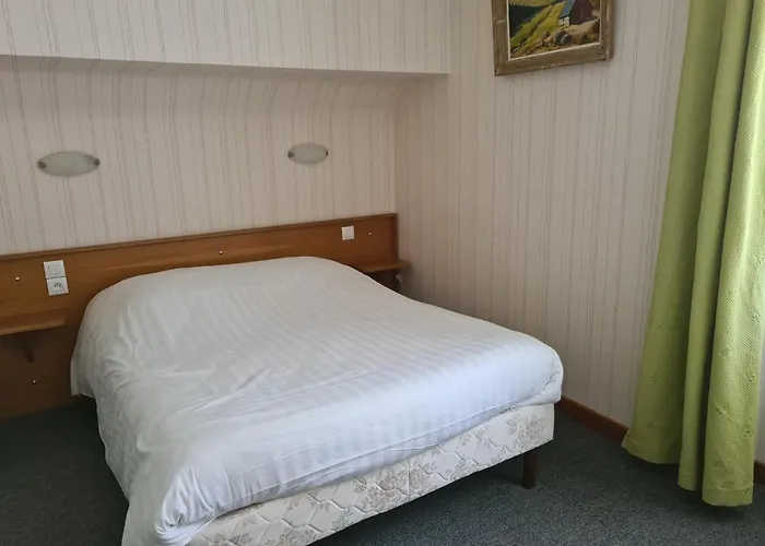 Chambon-sur-Lac Places to Stay