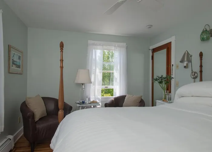 New Harbor Places to Stay