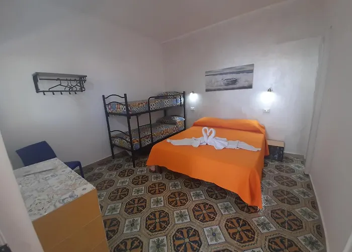 Vulcano (Isola) Places to Stay