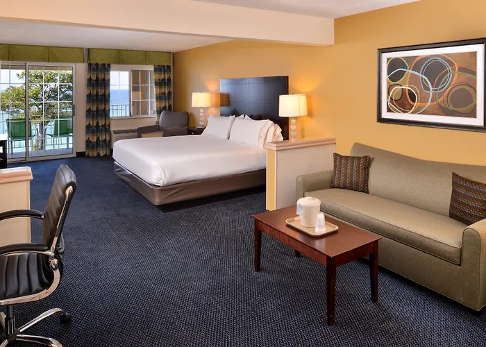 Saint Joseph Places to Stay