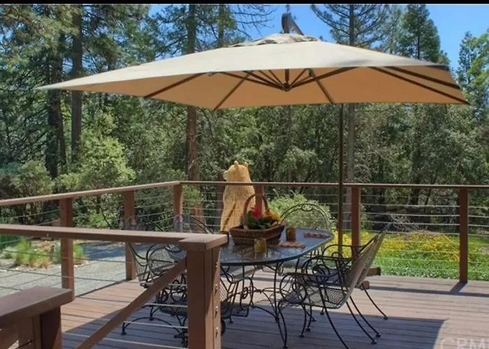Bass Lake Annex Places to Stay