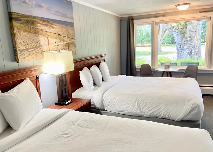 Elk Rapids Places to Stay