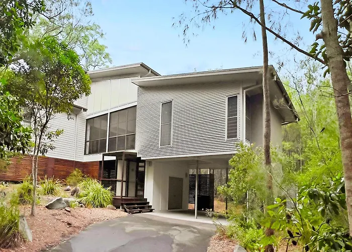 Noosa North Shore Places to Stay