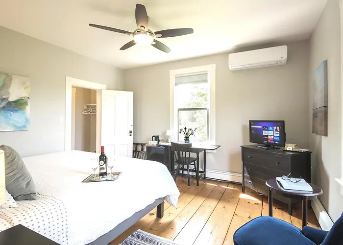 Mahone Bay Places to Stay
