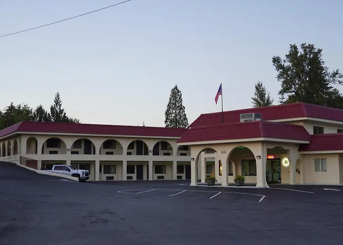 Castle Rock Places to Stay
