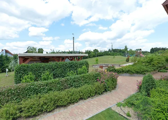 Balatonakali Places to Stay