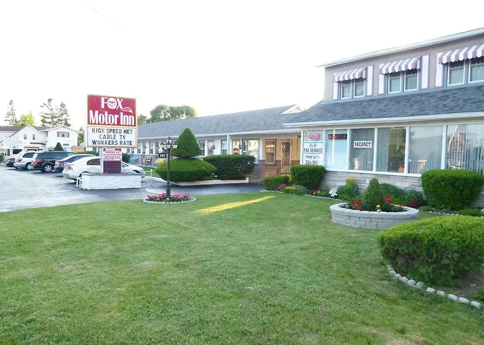 Wolfe Island Places to Stay