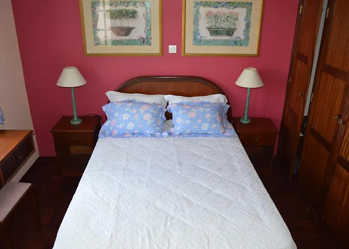 Ponta Delgada (Madeira) Places to Stay