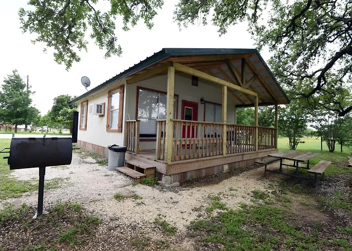 Rio Frio Places to Stay