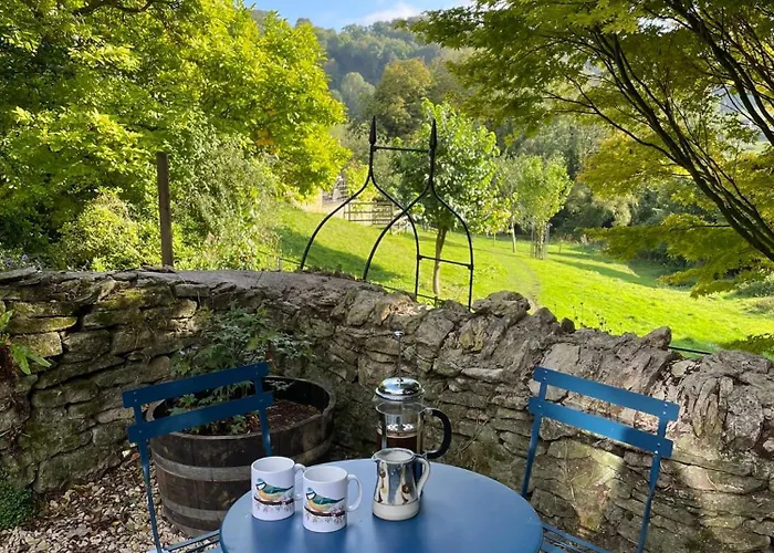 Wotton-under-Edge Places to Stay