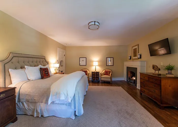 Lake Toxaway Places to Stay