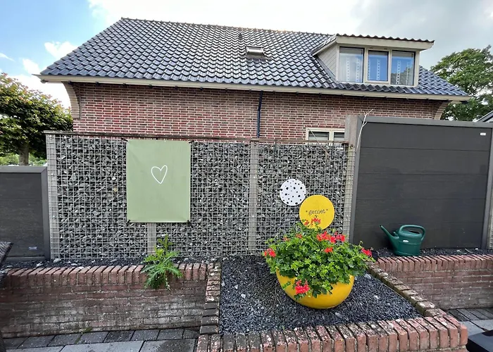 Giethoorn Places to Stay