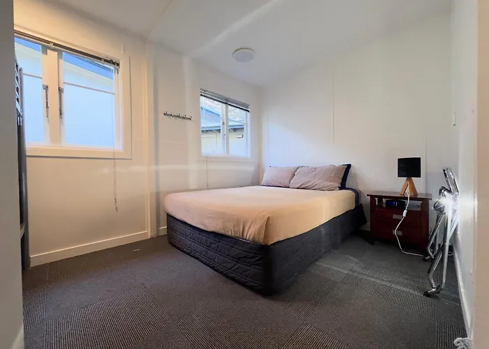 Onetangi Places to Stay