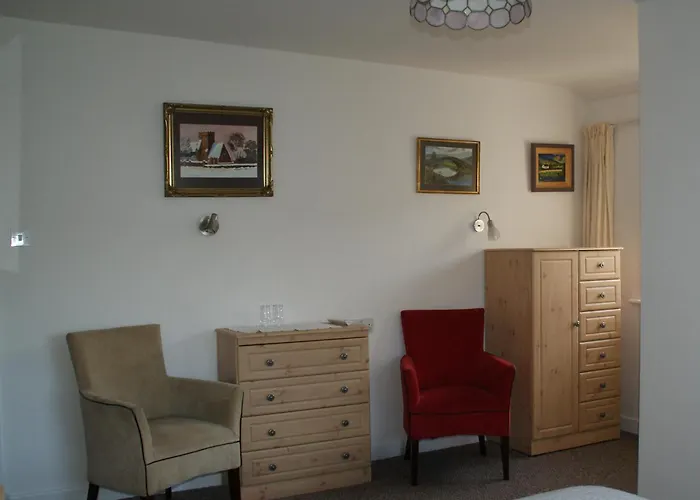 Cashel (Tipperary) Places to Stay
