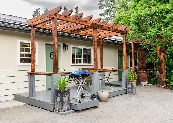 Christina Lake Places to Stay