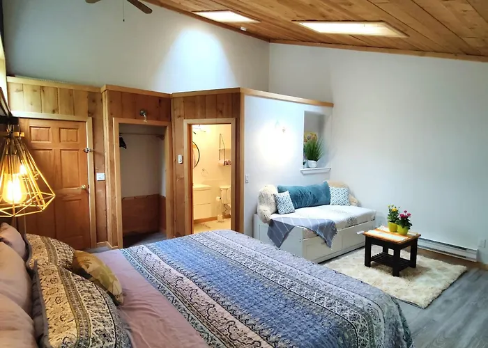 Gabriola Places to Stay