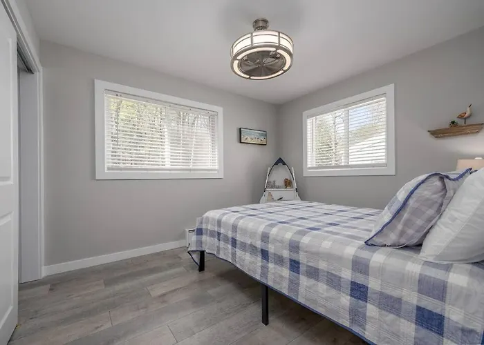 Bridgman Places to Stay