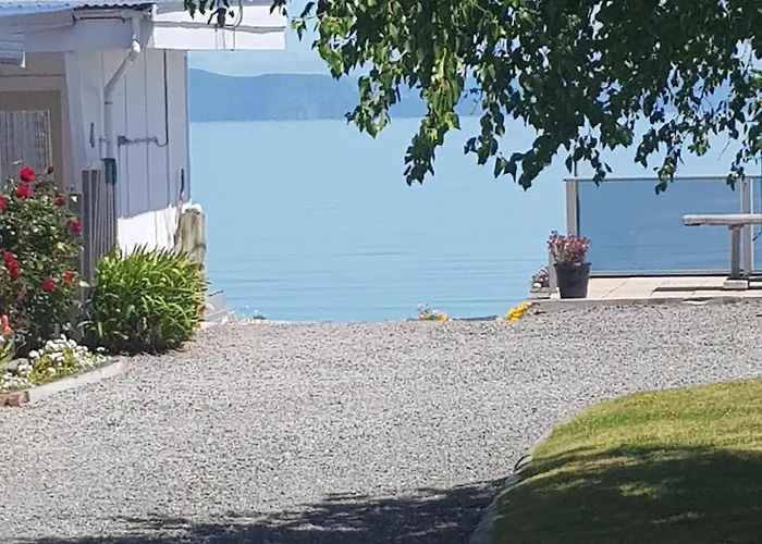 Waitahanui Places to Stay