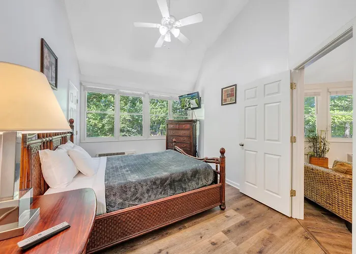 Moneta Places to Stay