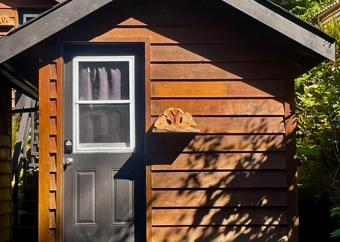 Port Renfrew Places to Stay