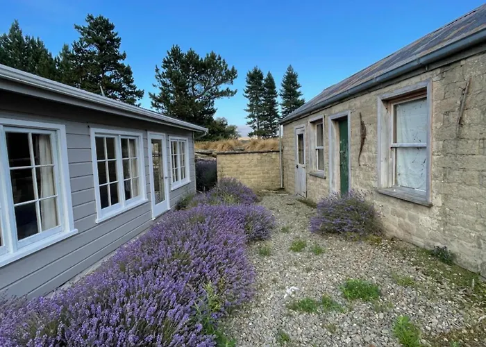 Wedderburn Places to Stay