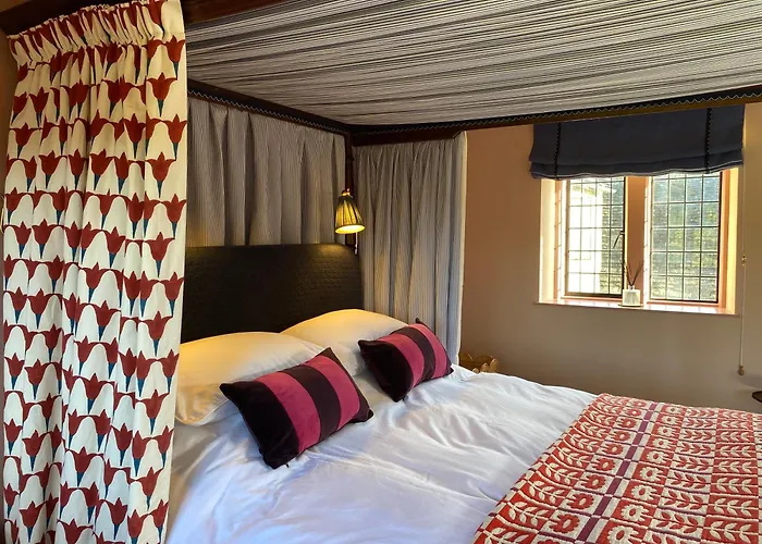 Lacock Places to Stay