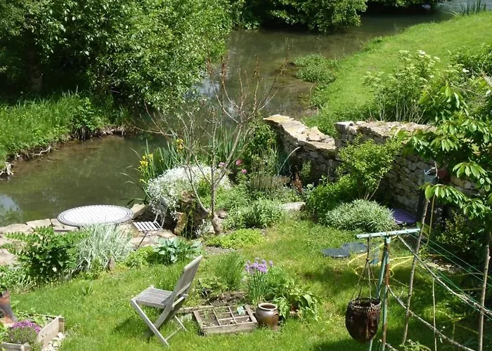 Beaulieu (Cote-d'Or) Places to Stay