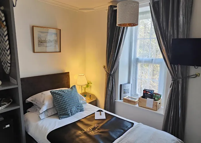 DEVON Places to Stay