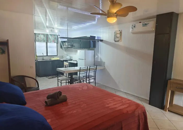 Huahine Places to Stay