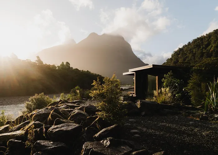 Milford Sound Places to Stay