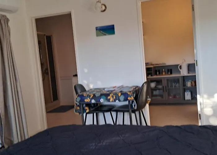 Whangaparaoa Places to Stay
