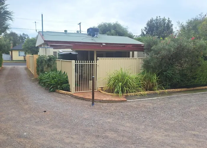 West Tamworth Places to Stay