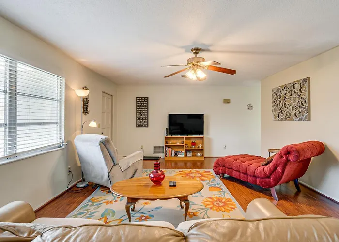 Englewood Places to Stay