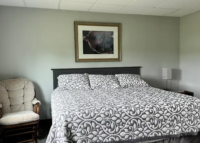 Farmington Places to Stay