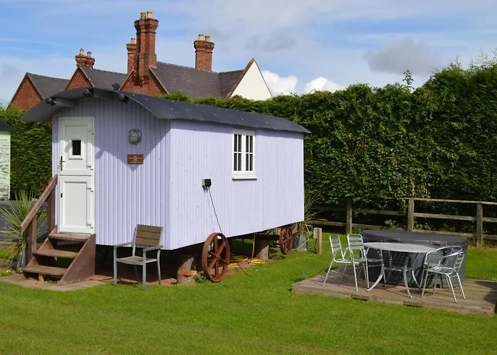 Meriden (West Midlands) Places to Stay