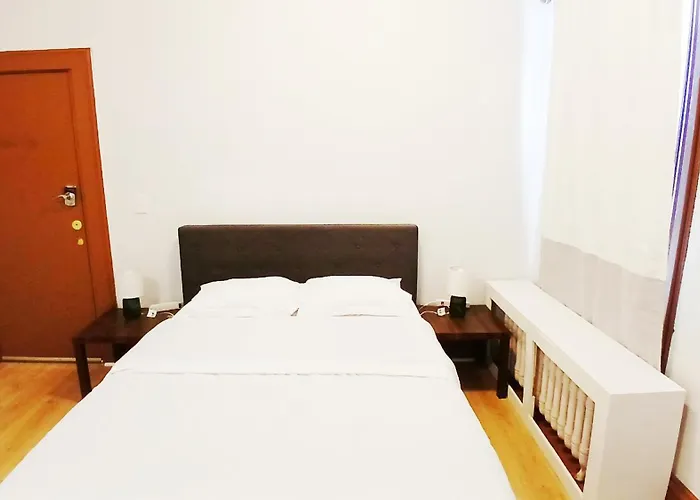 New London Places to Stay