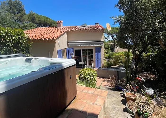 Port Grimaud Places to Stay