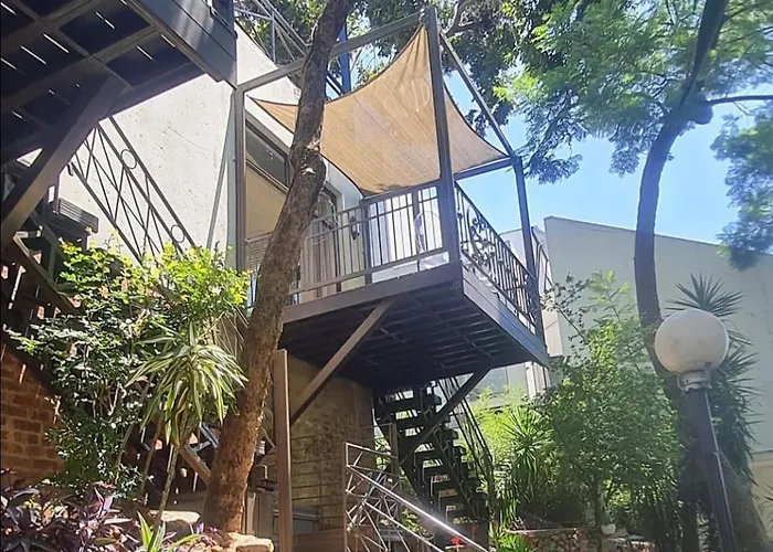Hartbeespoort Places to Stay