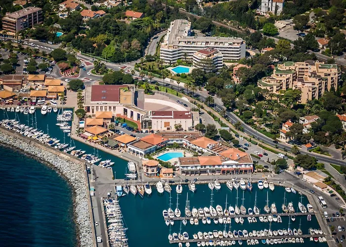 Saint-Raphael (Var) Places to Stay