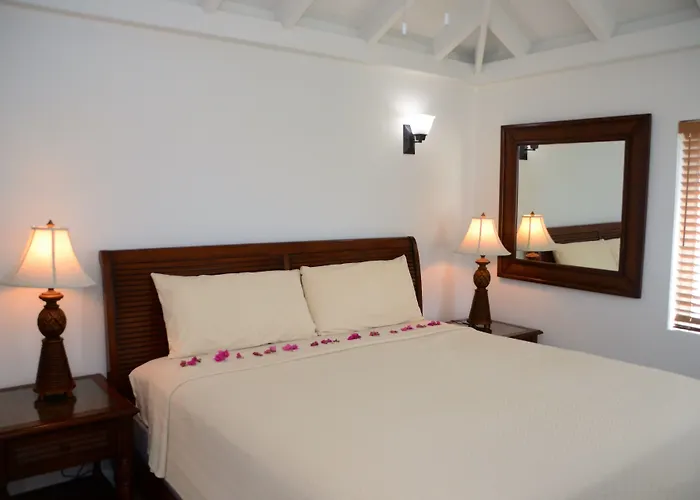 Shoal Bay Village Places to Stay