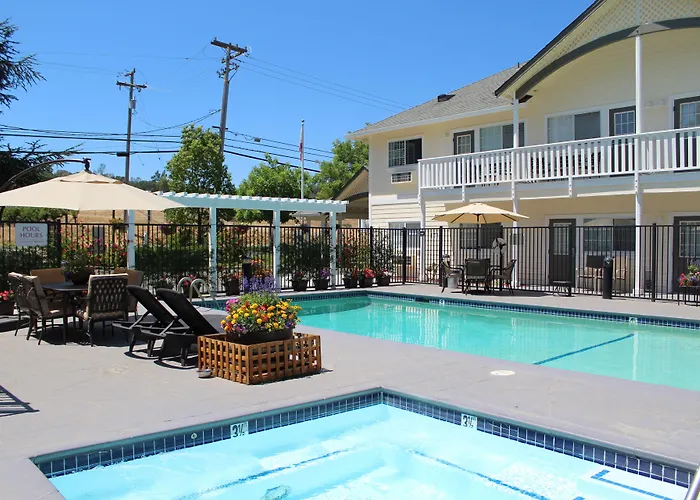 Geyserville Places to Stay