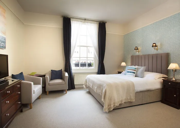Cranbrook Places to Stay