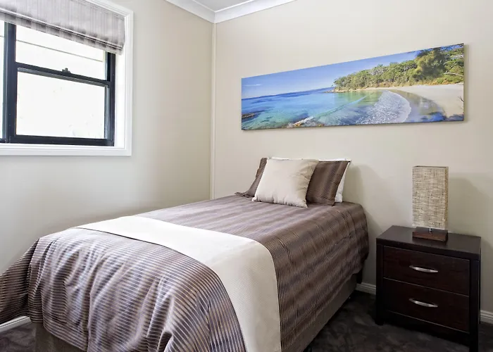 Vincentia Places to Stay