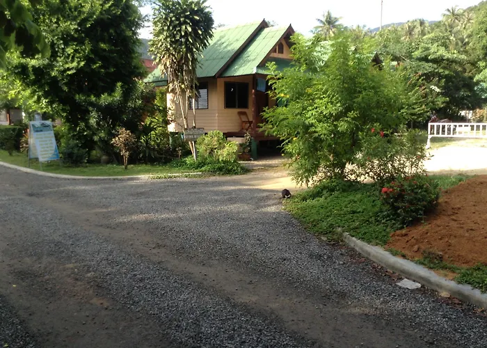 Thong Nai Pan Noi Places to Stay