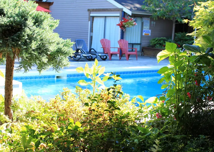 Gibsons Places to Stay