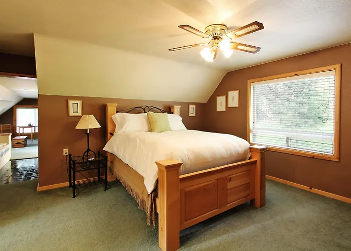 Lake Wenatchee Places to Stay