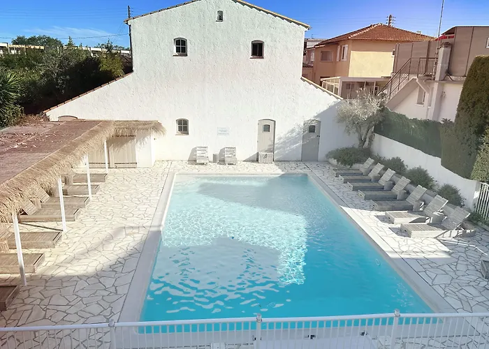 Golfe-Juan Places to Stay